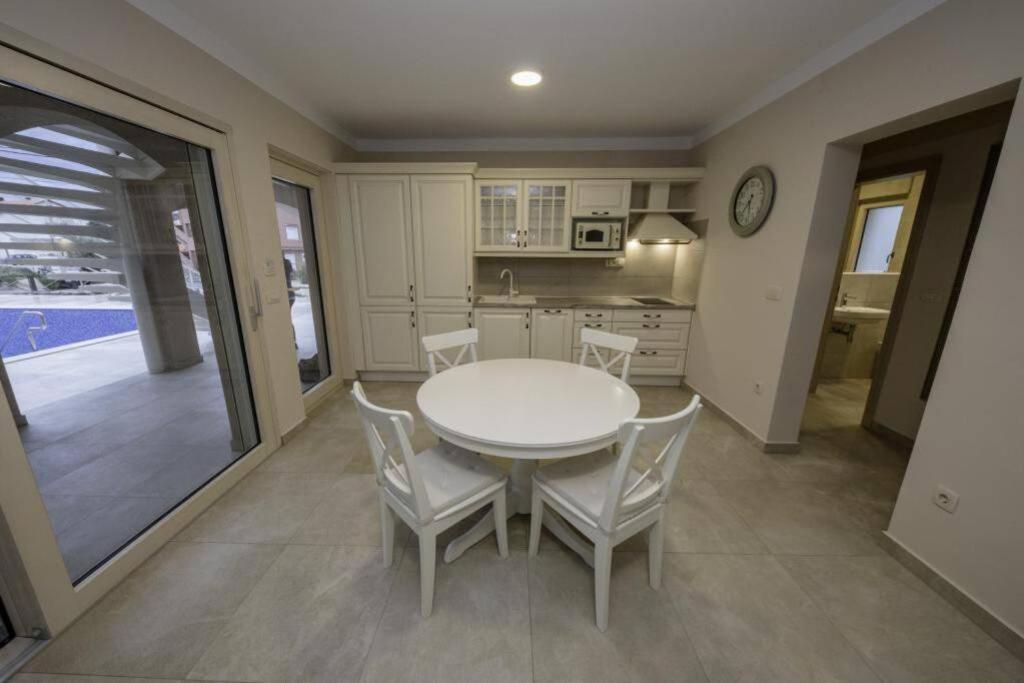 Villa Luka Lopar Bagian luar foto