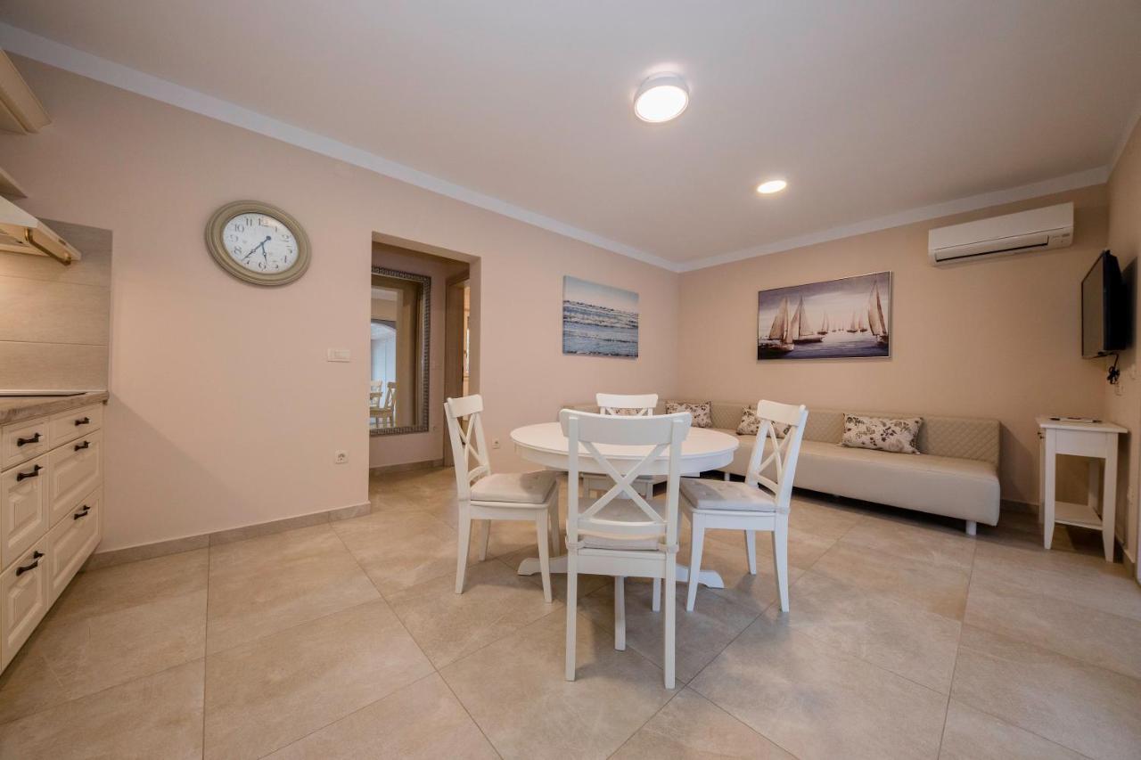 Villa Luka Lopar Bagian luar foto