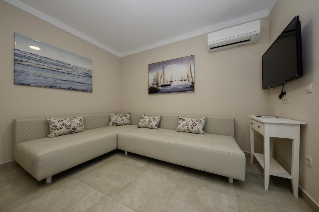 Villa Luka Lopar Bagian luar foto