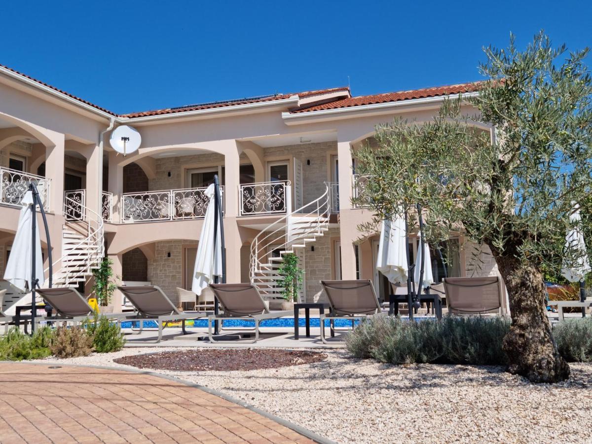 Villa Luka Lopar Bagian luar foto