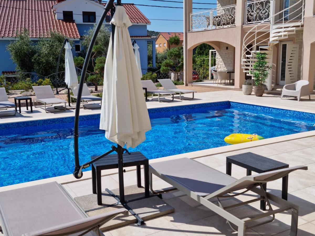 Villa Luka Lopar Bagian luar foto